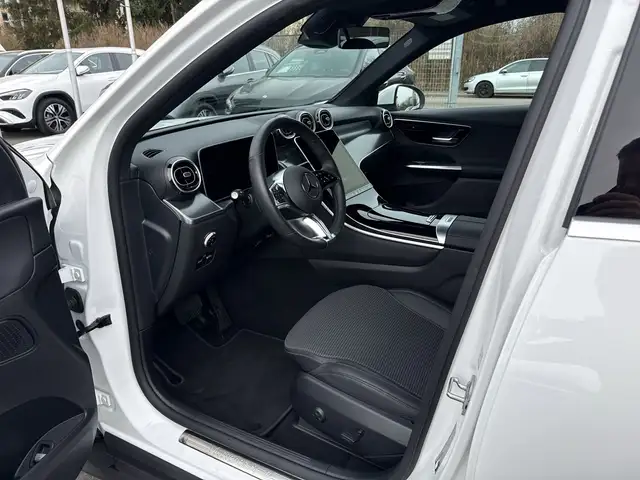 Mercedes-Benz GLC view 12
