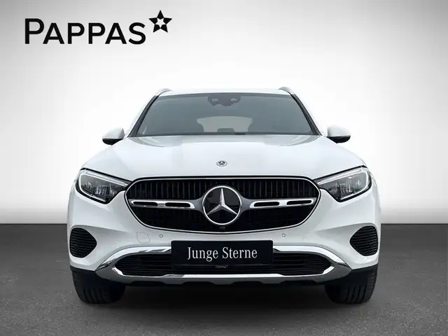 Mercedes-Benz GLC view 4