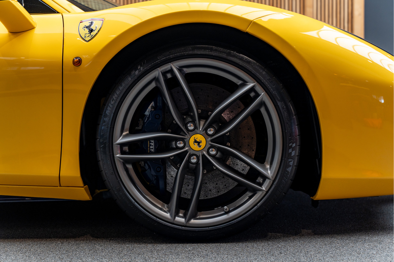 Ferrari 488 GTB HELE 70th Anni 1 of 1 Full Blue Carbon 3.9 GTB — photo 12