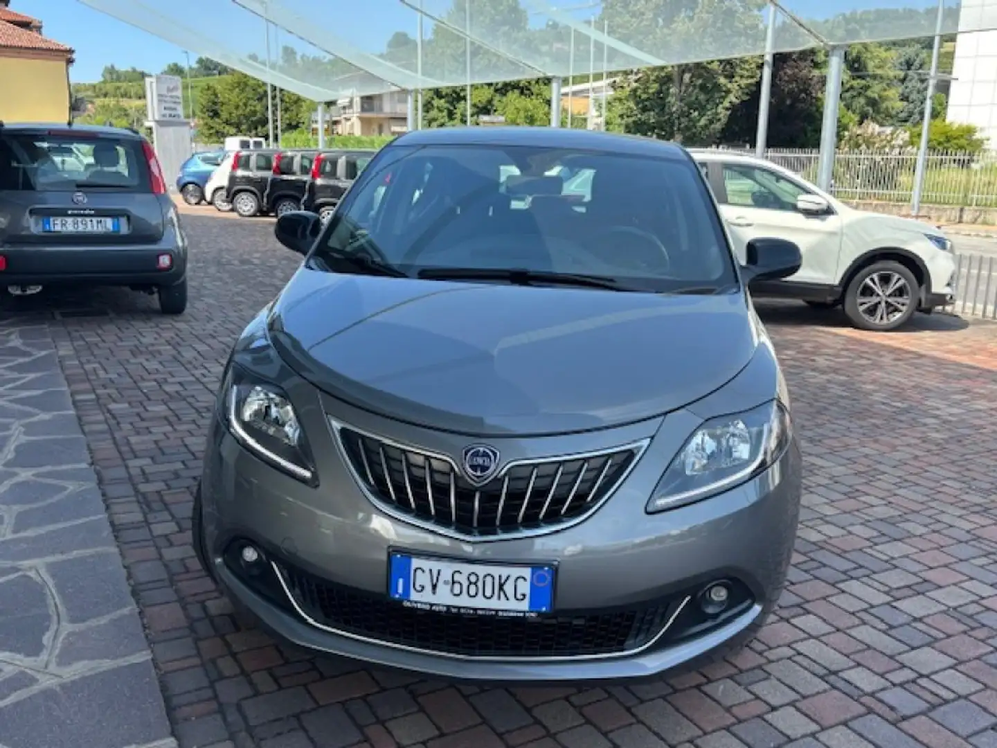 Lancia Ypsilon 1.0 FireFly 5 porte S&S Hybrid Platino Grigio - 2