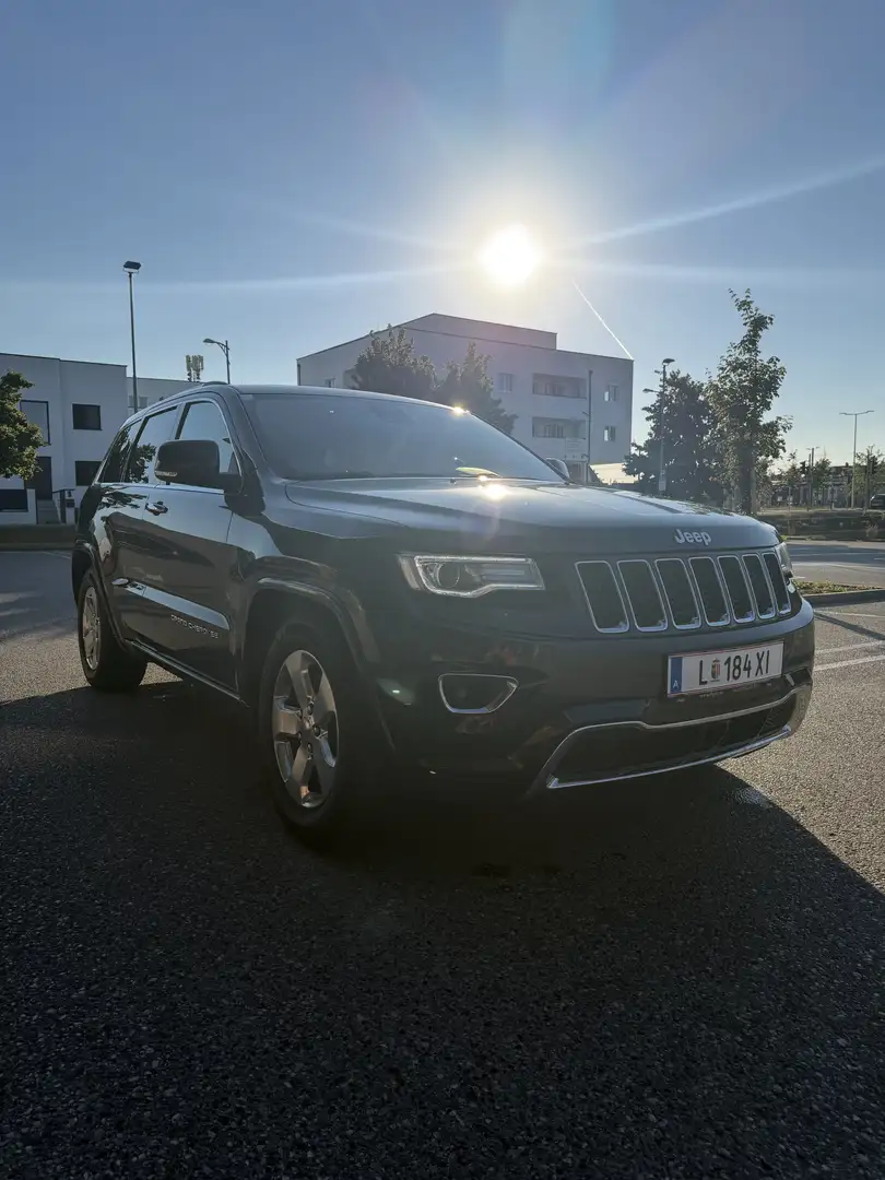 Jeep Grand Cherokee 3.0 CRD Overland Grau - 2