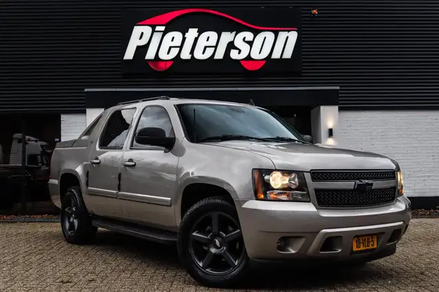 Chevrolet Avalanche USA 5.3 V8 4WD LTZ YOUNGTIMER NAP PANO