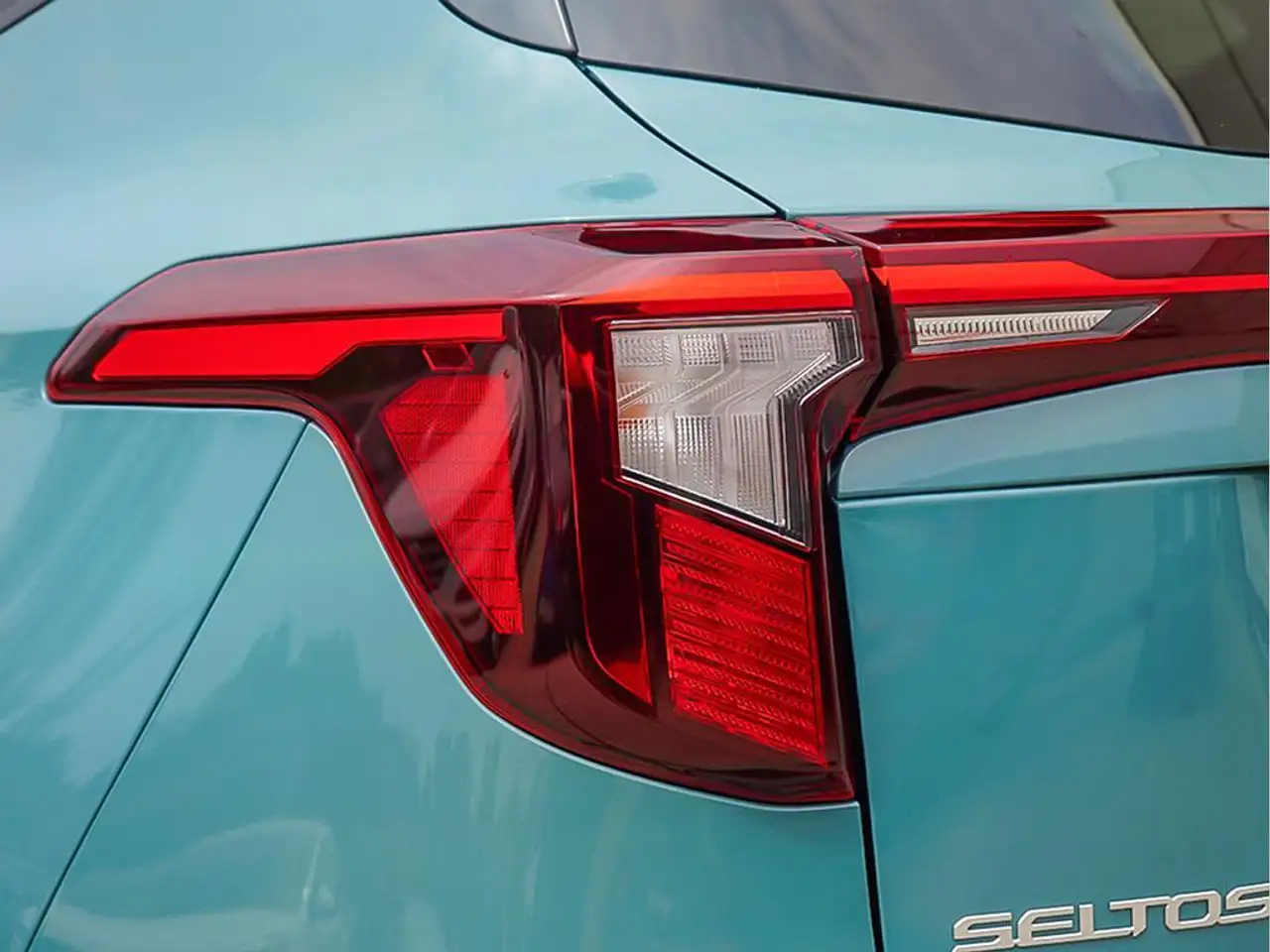 Kia Seltos снимка Kia Seltos