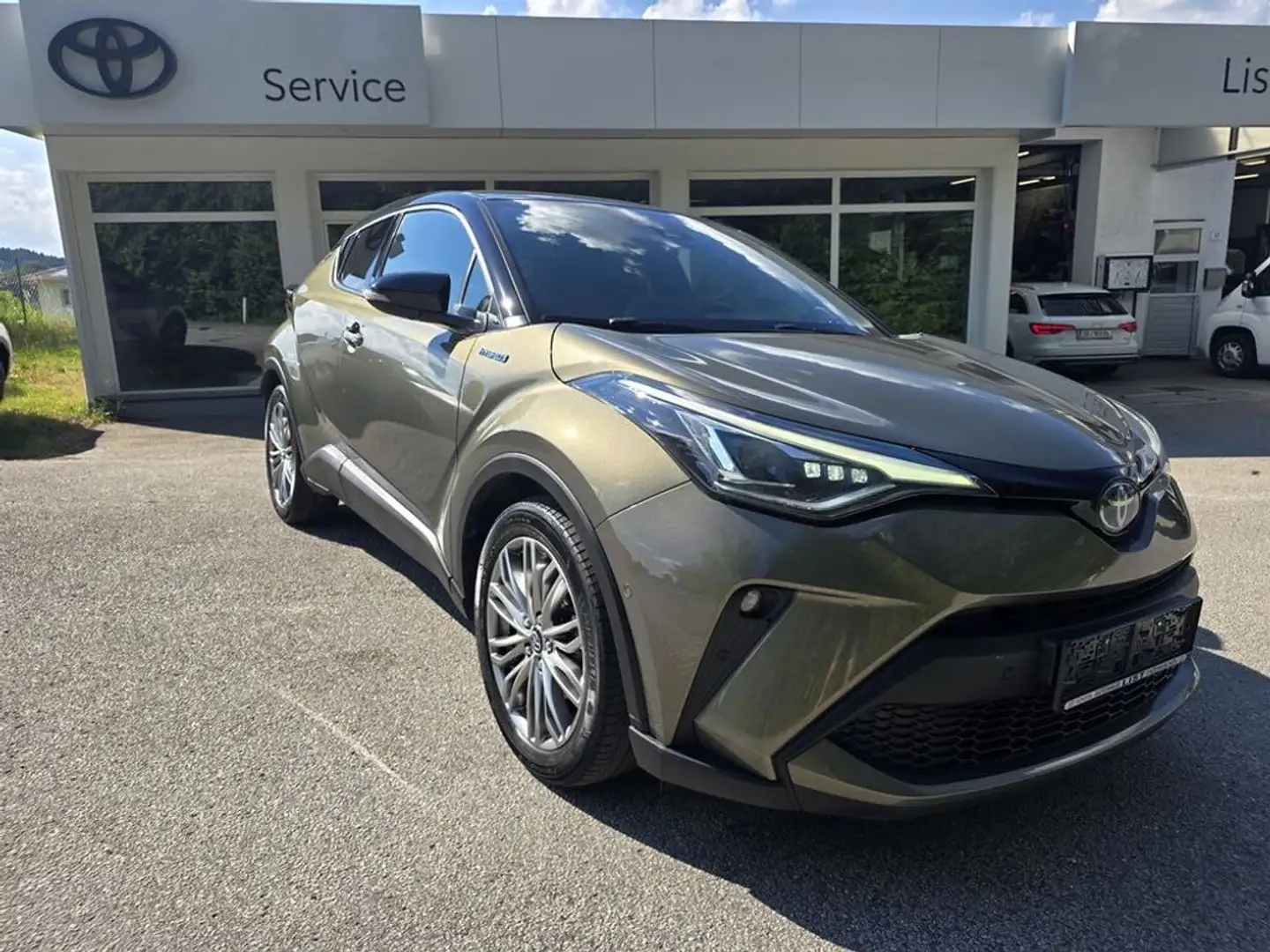 Toyota C-HR C- UORE Launch Edition Braun - 1