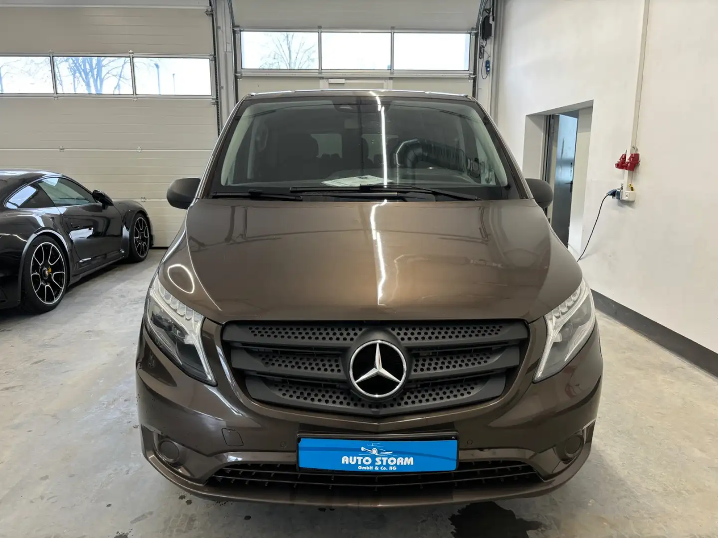 Mercedes-Benz Vito 119 CDI Tourer BlueTEC 4MATIC lang*1-Ha*8-Sitz*LED Marrón - 2