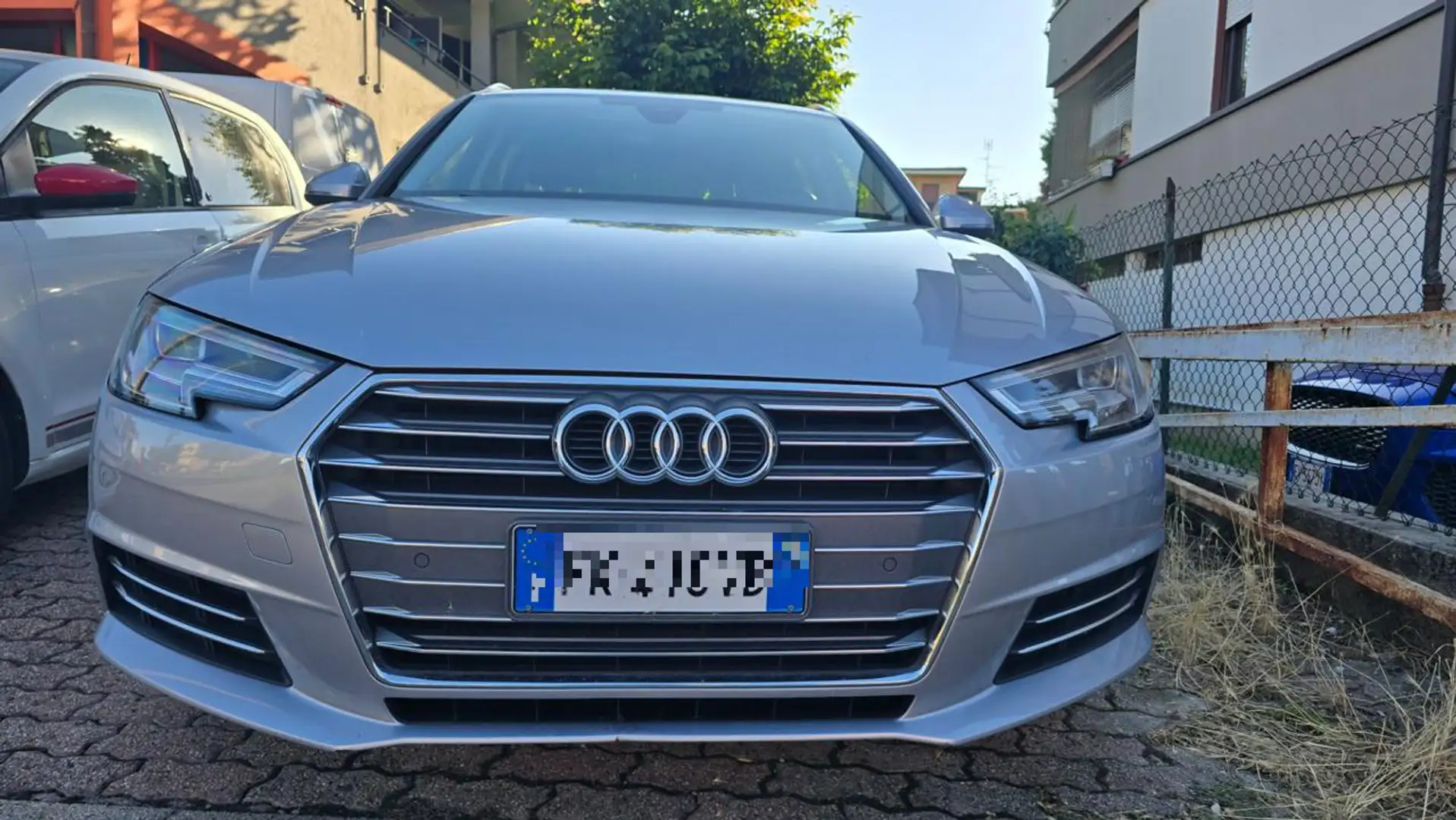 Audi A4 Avant 2.0 TDI 150 CV S tronic Business Sport Argent - 2
