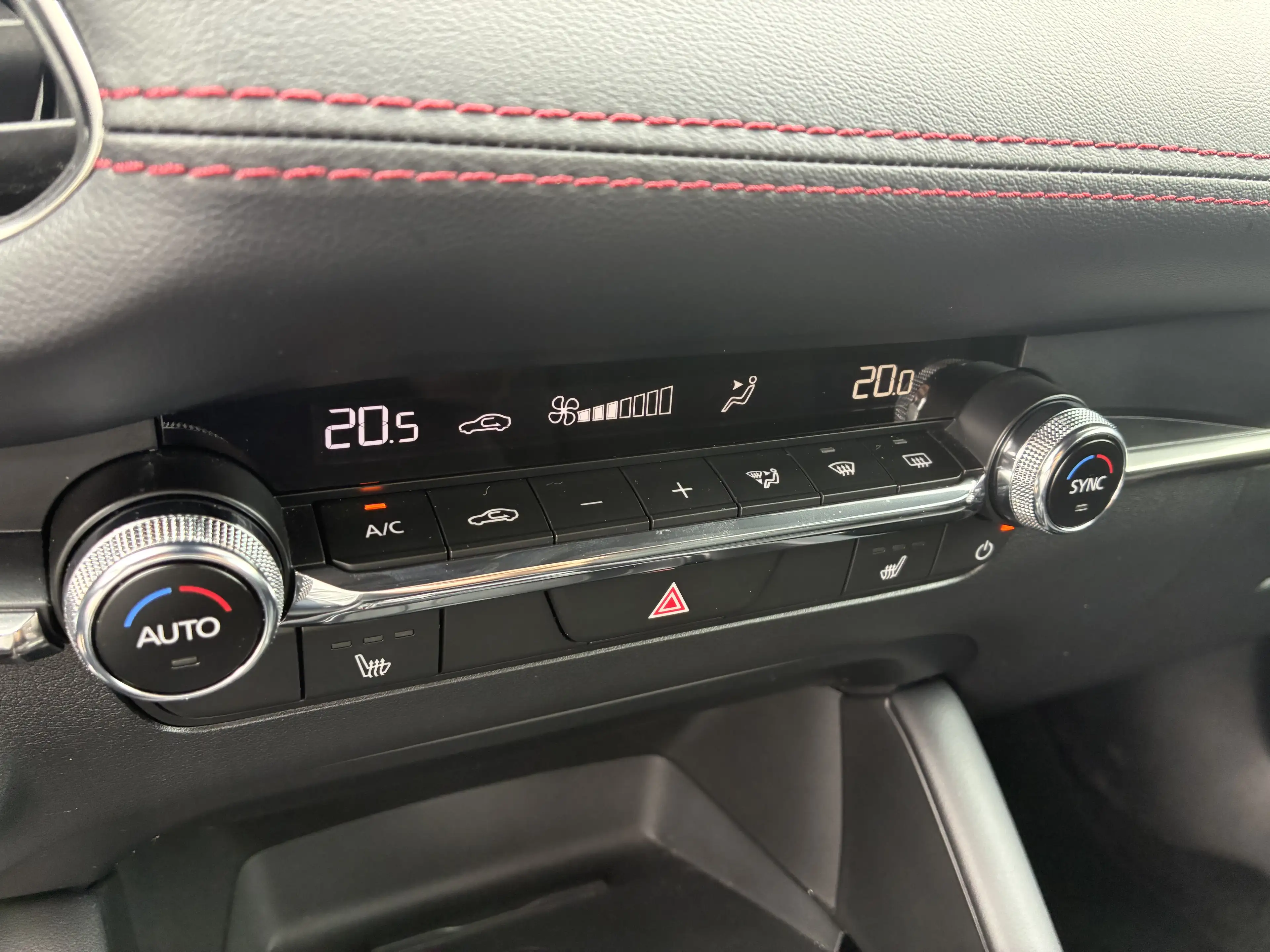 Mazda 3 2.5L 140PS Homura, HUD, Kamera, Allwetter — photo 13