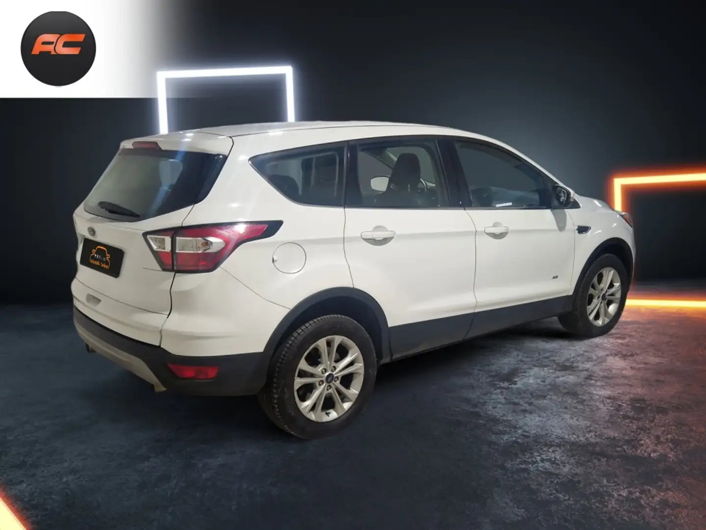 Ford Kuga 2.0TDCI Auto S&S Titanium 4x4 150 Wit - 2