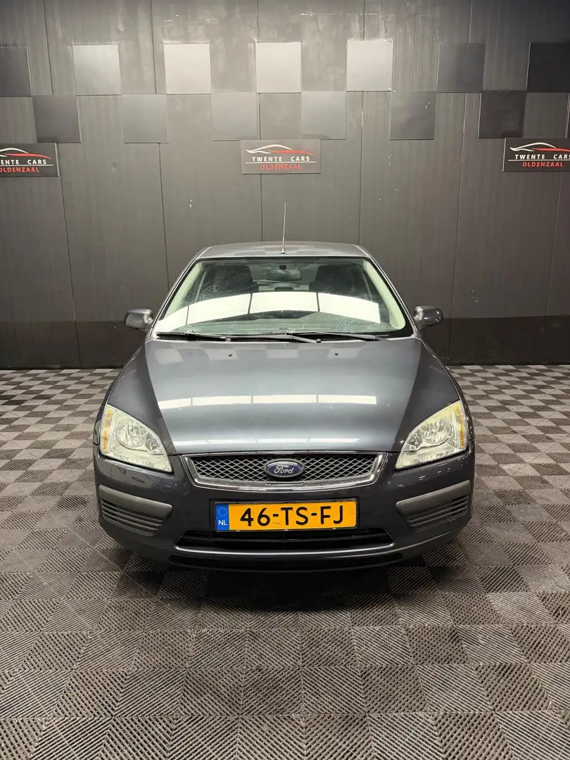 Ford Focus 1.6-16V Trend | Airco | Nieuwe APK | Grau - 2
