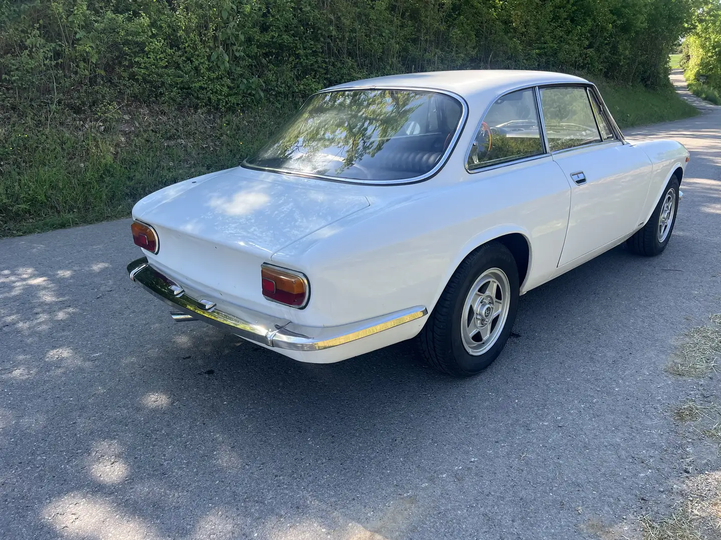 Alfa Romeo GT 1300 Junior TYP 105.30 - 2