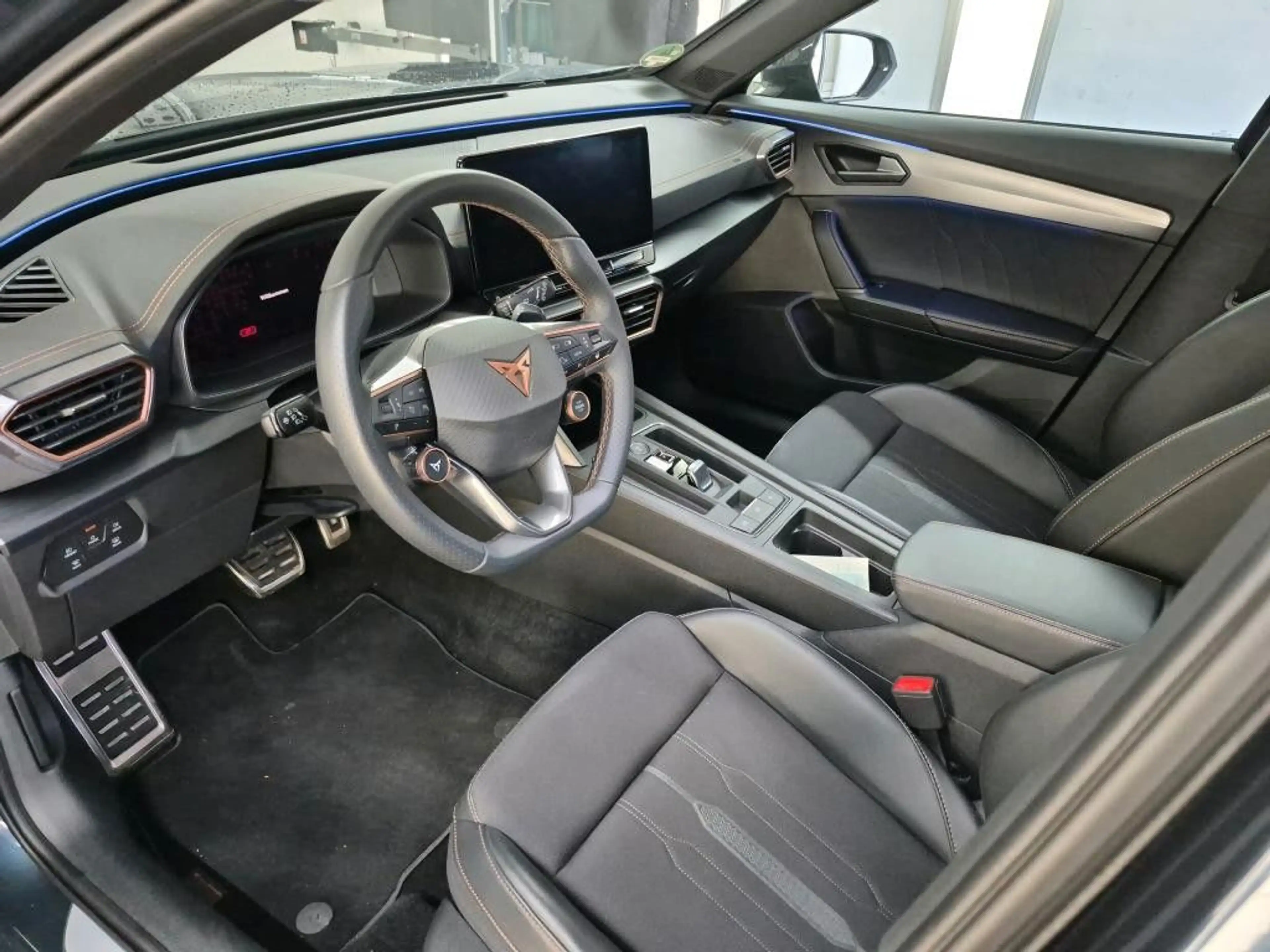 CUPRA Formentor VZ 1.4e/TSI Navi SHZ AHK ACC LED PDC — photo 5