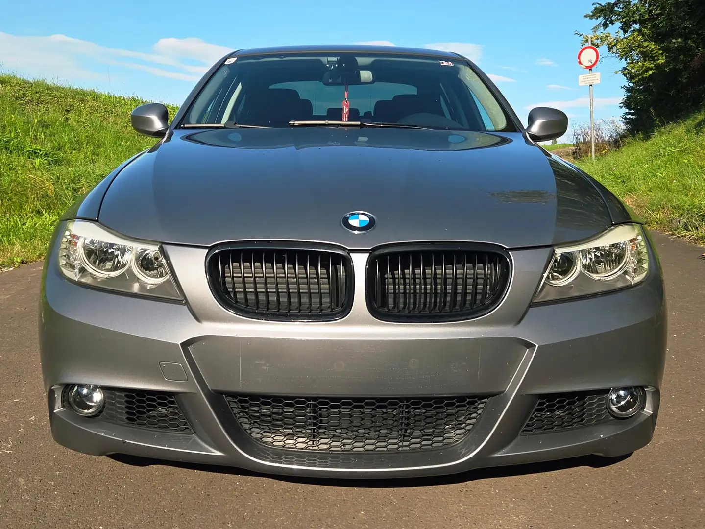 BMW 318 318i limousine - 2