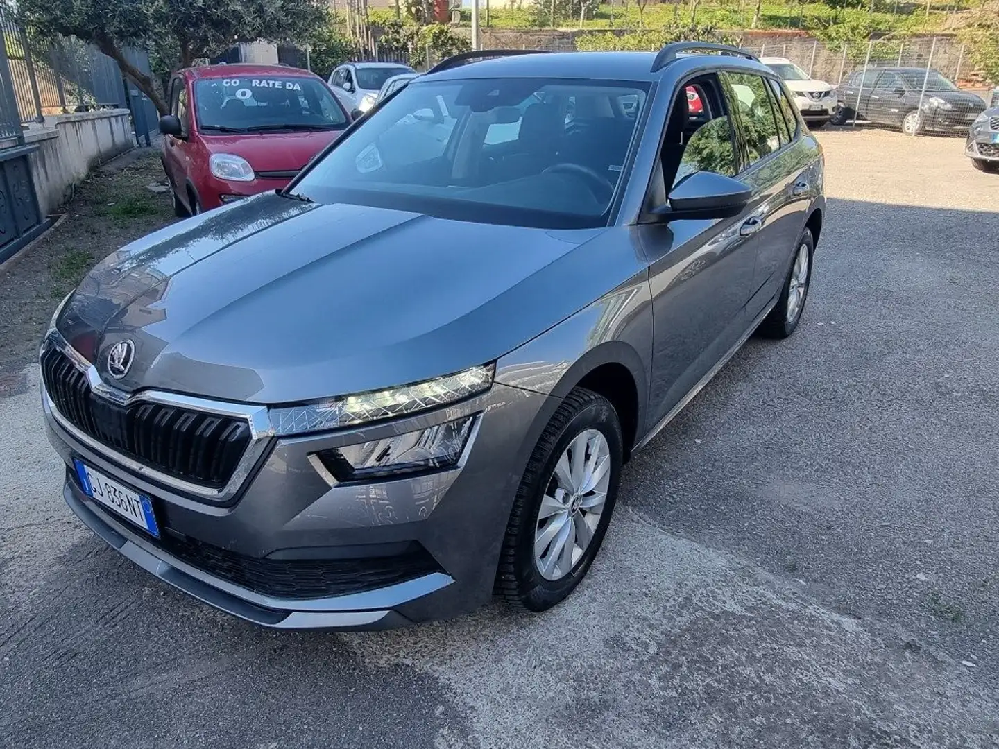 Skoda Kamiq 1.0 TSI 110 CV DSG Ambition Grijs - 2