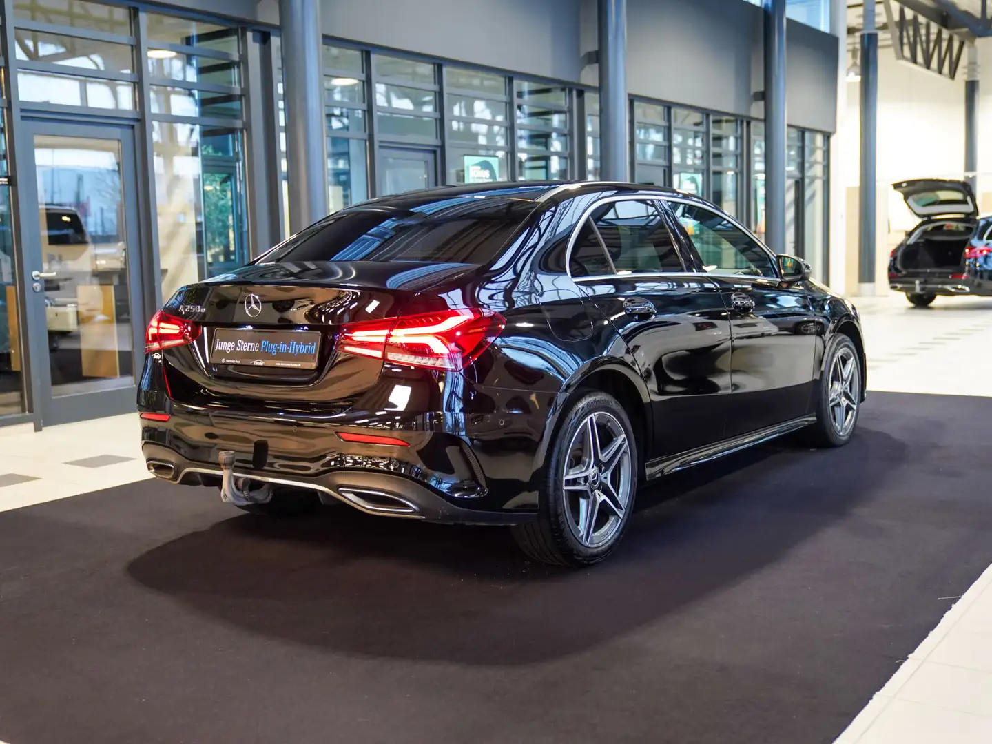 Mercedes-Benz A 250 A 250 e AMG Line CarPlay Anhängevorrichtung DAB Schwarz - 2