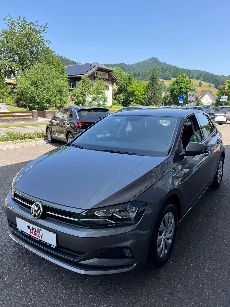 Volkswagen Polo 1.0 TSI DSG Comfortline PDC V+H SITZHEIZUNG Gris - 2
