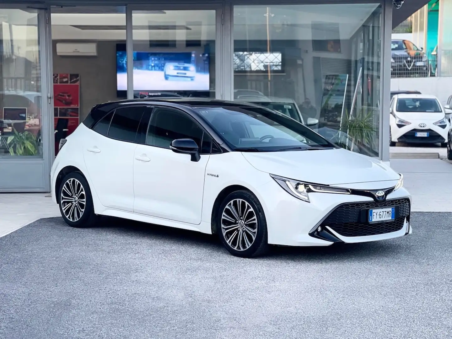 Toyota Corolla 2.0 Hybrid 153CV E6 Automatica - 2019 Bianco - 1