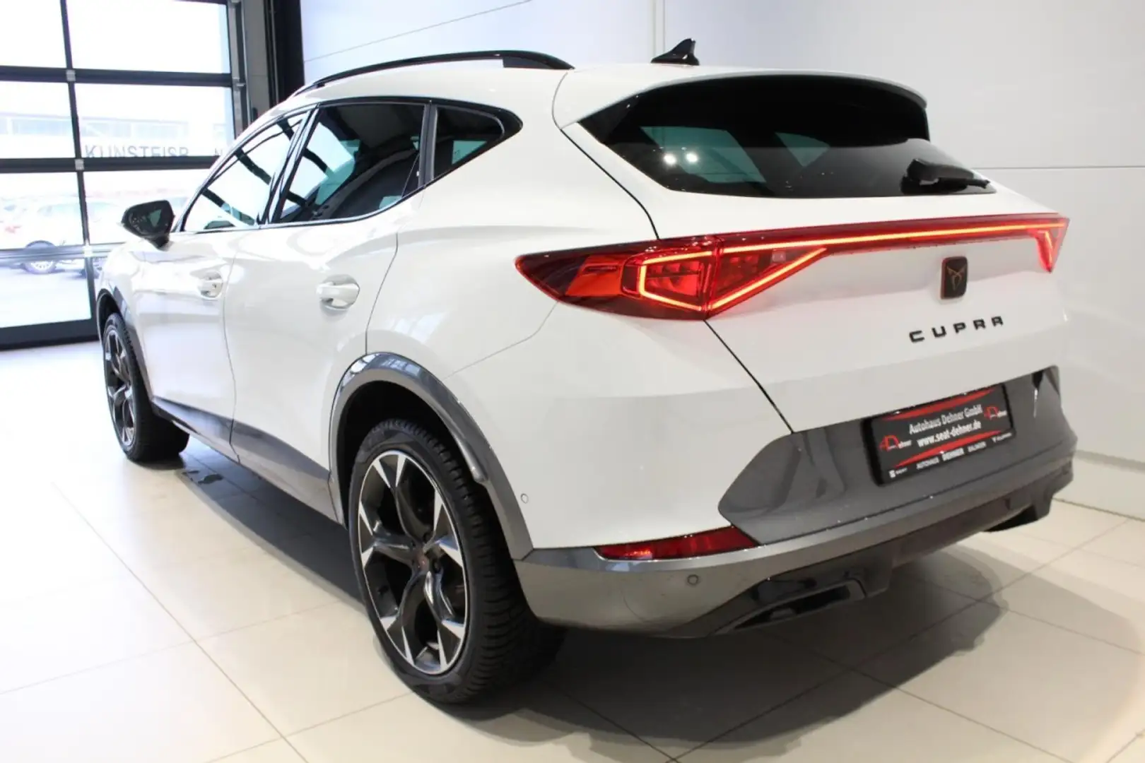 CUPRA Formentor 1.5 TSI DSG 4JGAR+AHK+FAXL+elHK+RÜKAM Klima Navi Weiß - 2