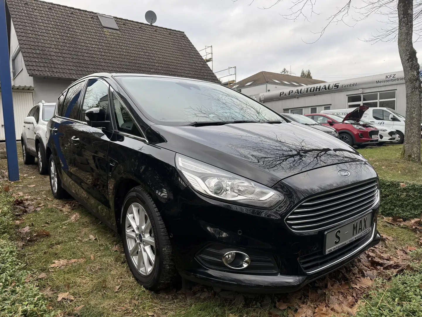 Ford S-Max Titanium Schwarz - 1