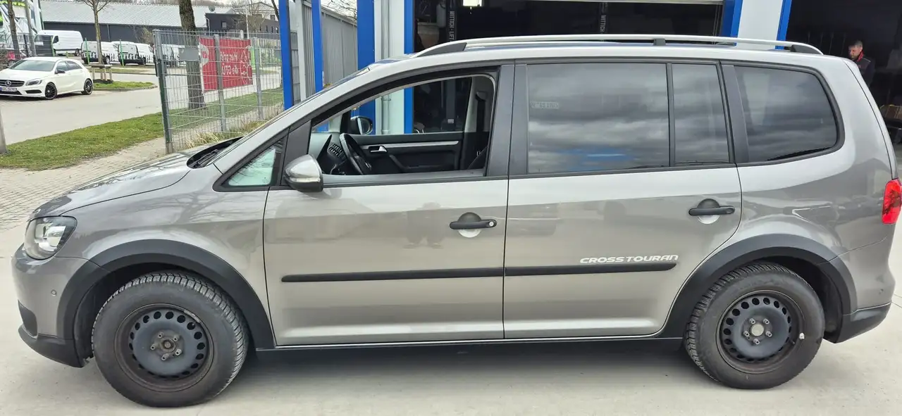Volkswagen Cross Touran