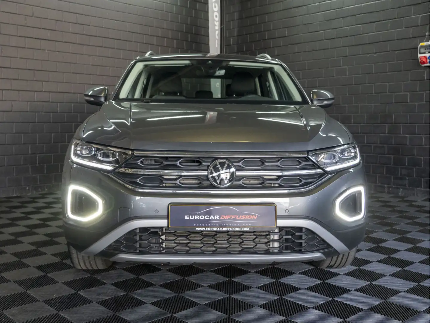 Volkswagen T-Roc Style 1.5 TSI 150CV DSG7 *ACC* *Caméra* *Hayon* Gris - 2