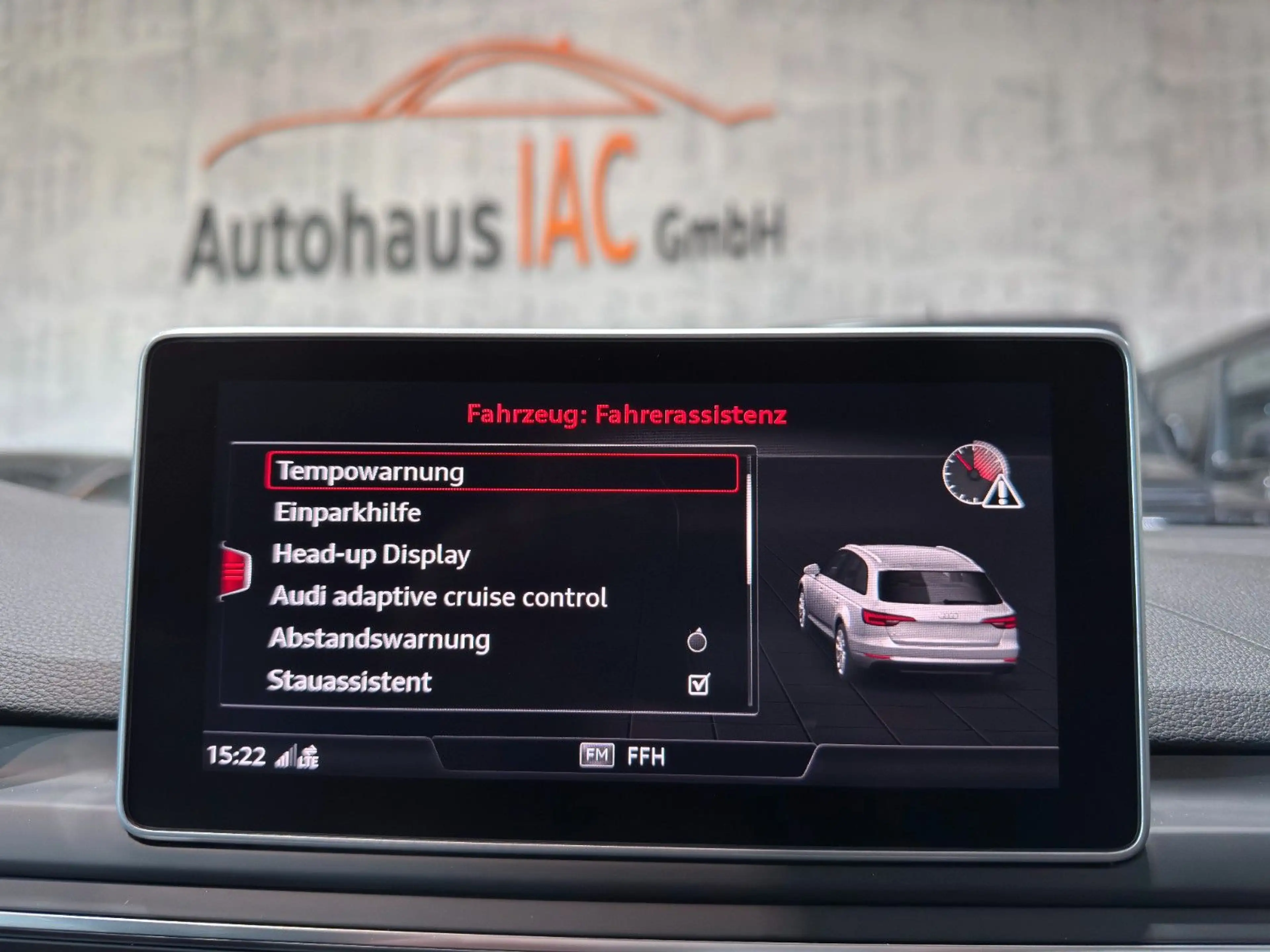 Audi A4 Avant/sport/ultra/LED/RFK/PANO/AHK/2.HAND/ACC — photo 13