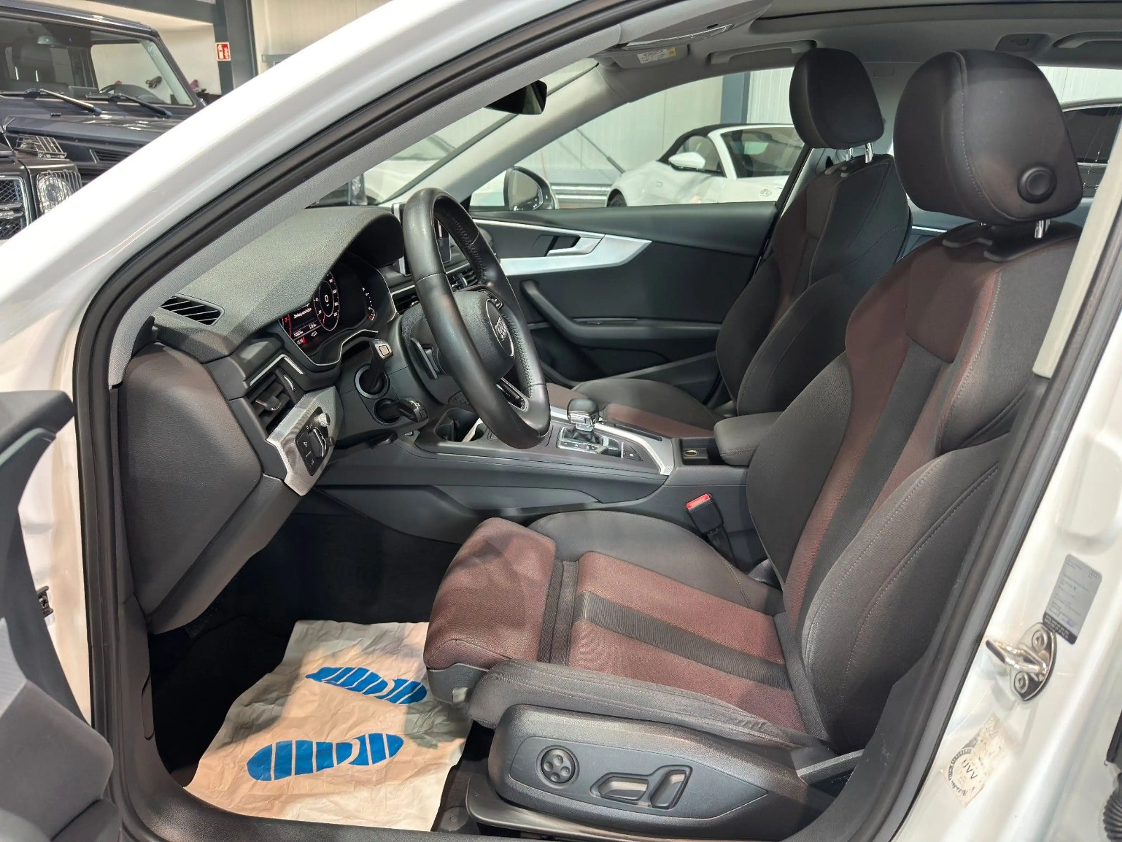 Audi A4 Avant/sport/ultra/LED/RFK/PANO/AHK/2.HAND/ACC — photo 8