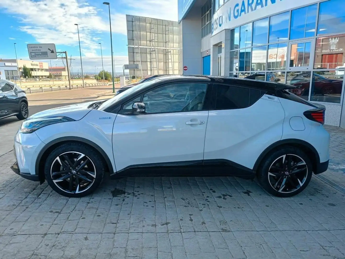 Toyota C-HR 180 GR Sport Blanc - 2