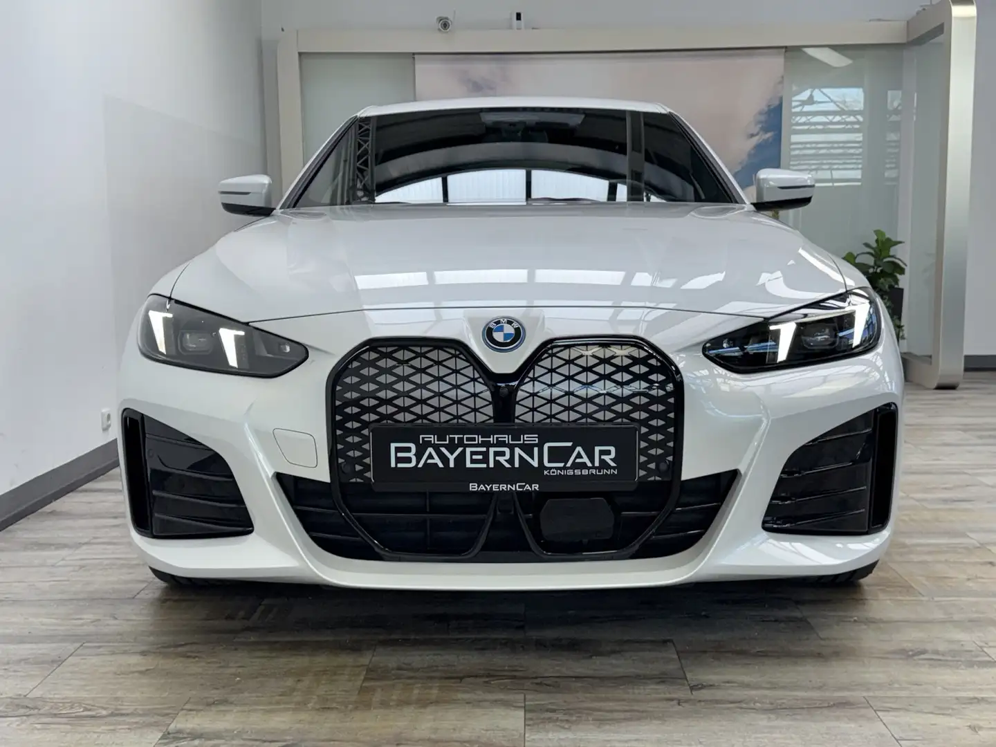 BMW i4 xDrive40 M Sport Pro ACC 360° AHK 20Zoll HUD Blanc - 2