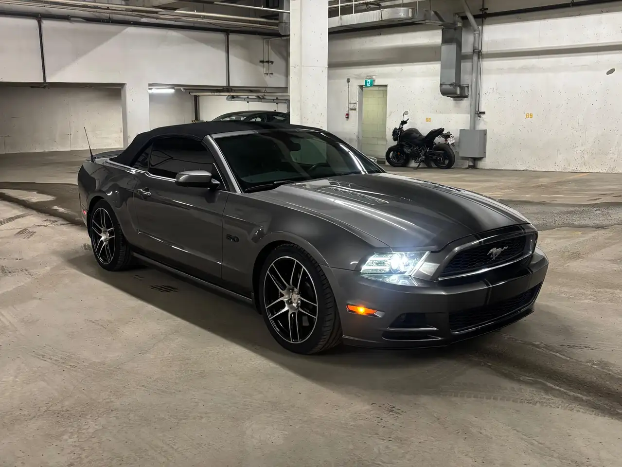 Ford Mustang снимка Ford Mustang