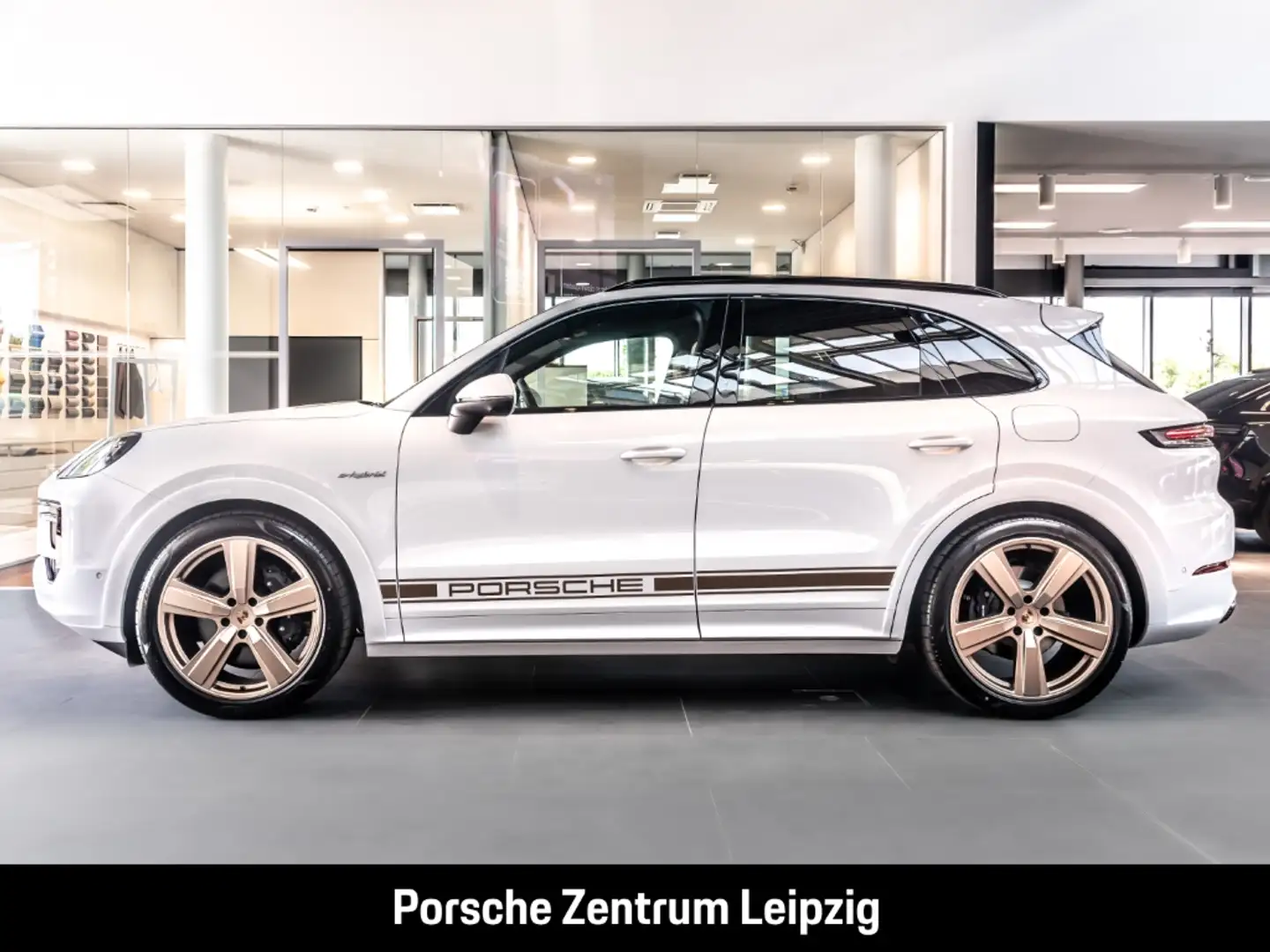 Porsche Cayenne E-Hybrid Burmester SportDesign Massage Weiß - 2