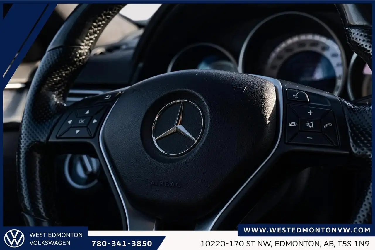 Mercedes-Benz E-Class снимка Mercedes-Benz E-Class