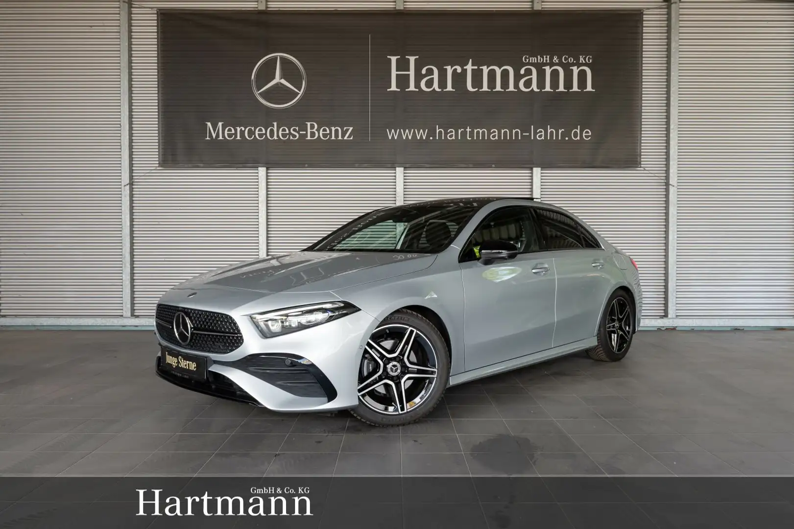 Mercedes-Benz A 200 A 200 Limousine AMG Panorama HUD Fahrassistenz Silber - 1