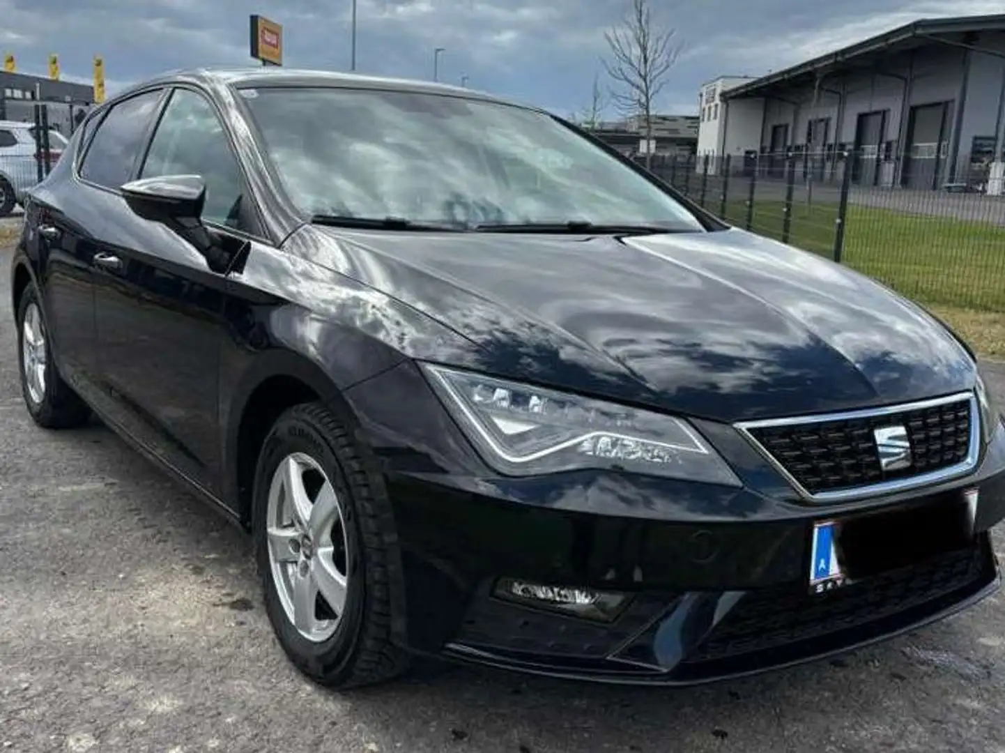 SEAT Leon Leon Style 1,2 TSI Style Schwarz - 2