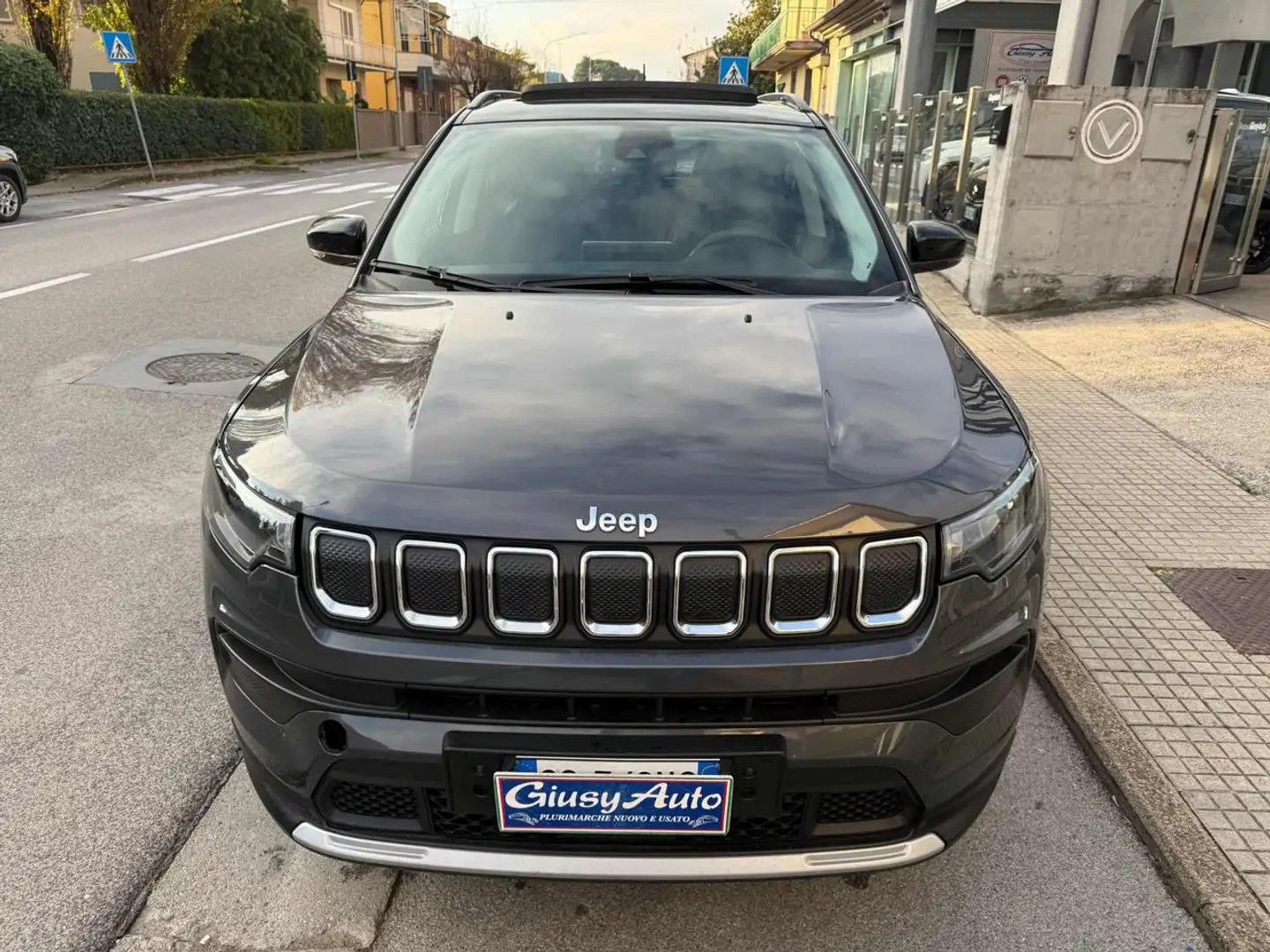 Jeep Compass 1.6 Multijet II 2WD Limited Grau - 2