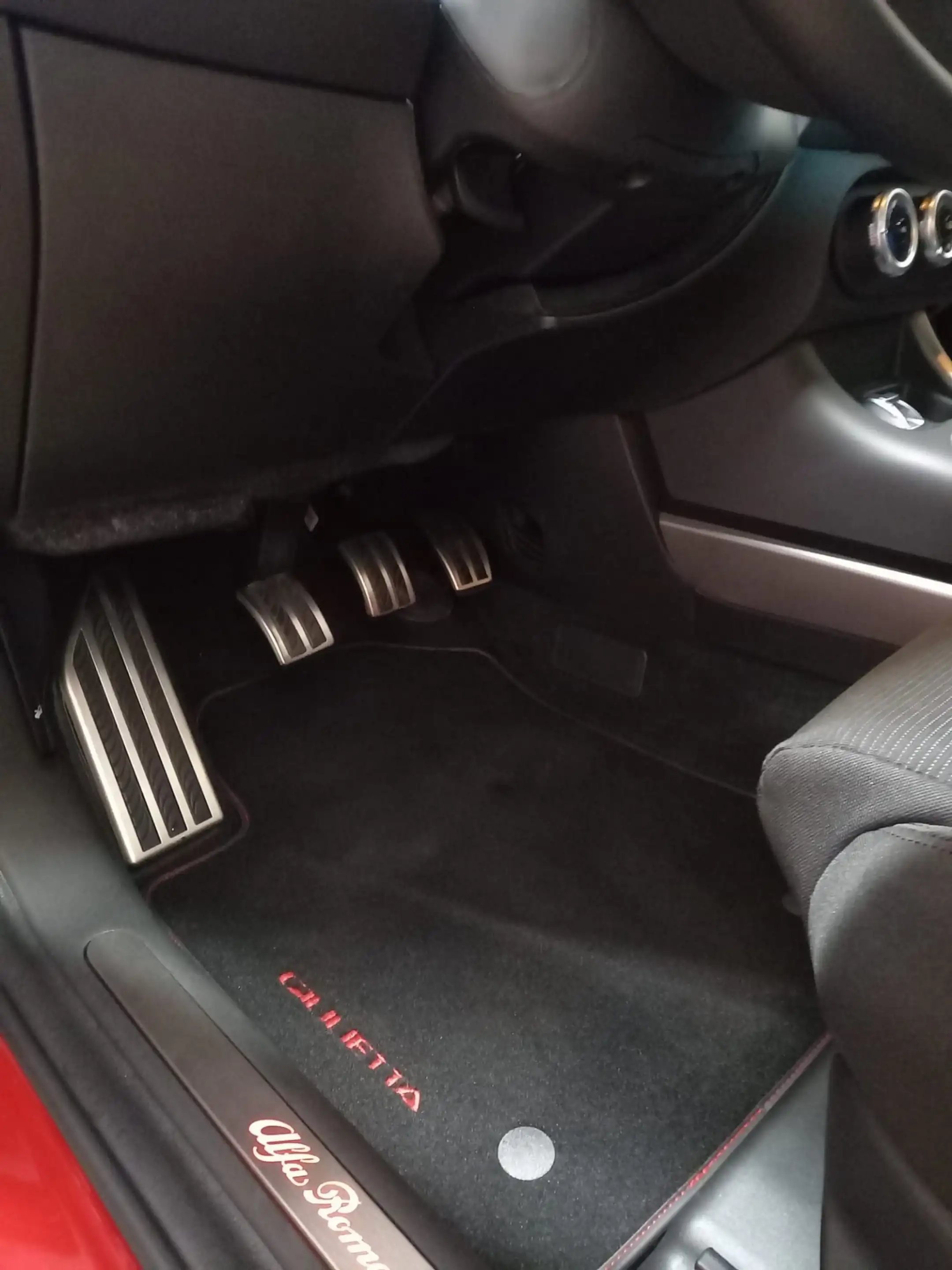 Alfa Romeo Giulietta Veloce#ALU19"#CARBON#TIEFER — photo 13