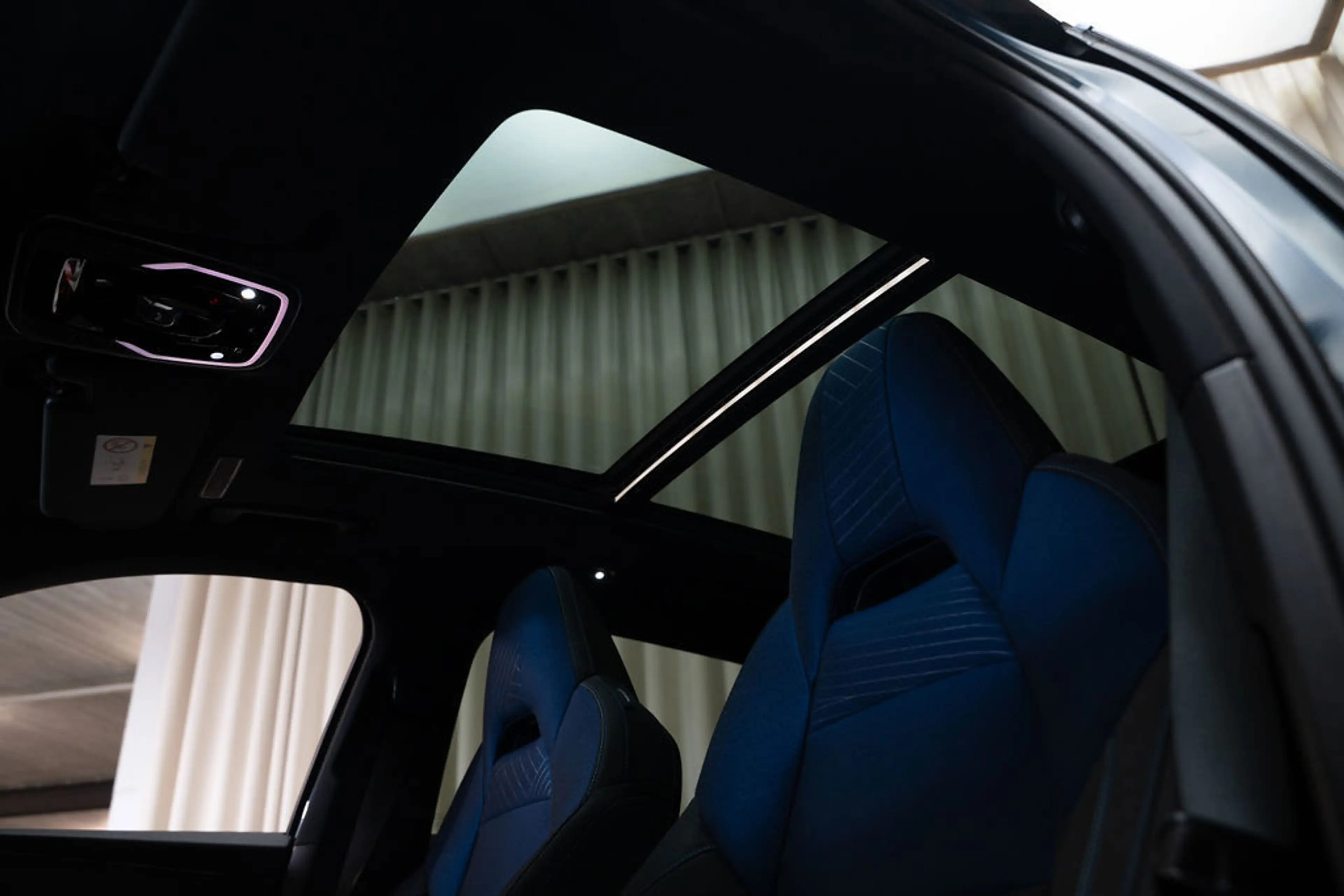 Lynk & Co 01 1.5 Hybride | Zwarte hemel | Infinity Sound | Pano — photo 21