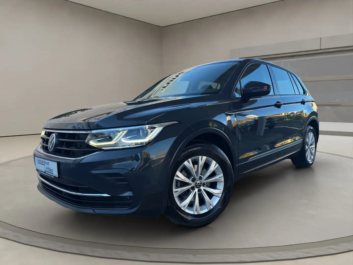 Volkswagen Tiguan 2,0 TDI 90 KW LED Matrix AHK 1 HD Gris - 1