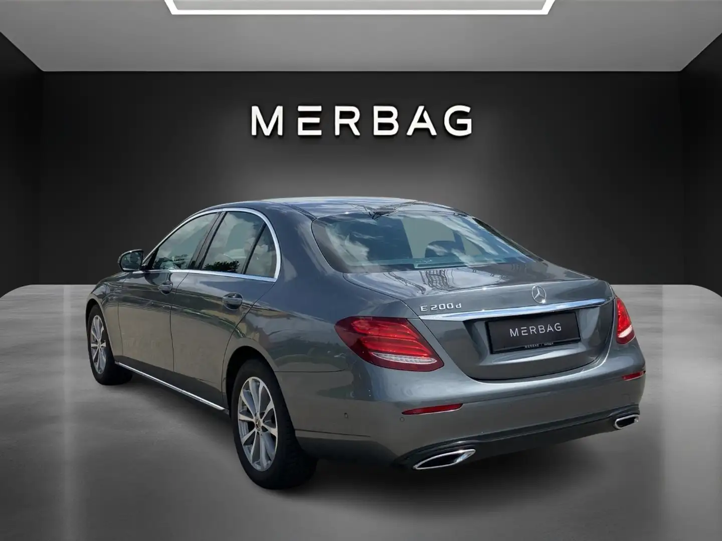 Mercedes-Benz E 200 d Limousine Austria Edition Grau - 2