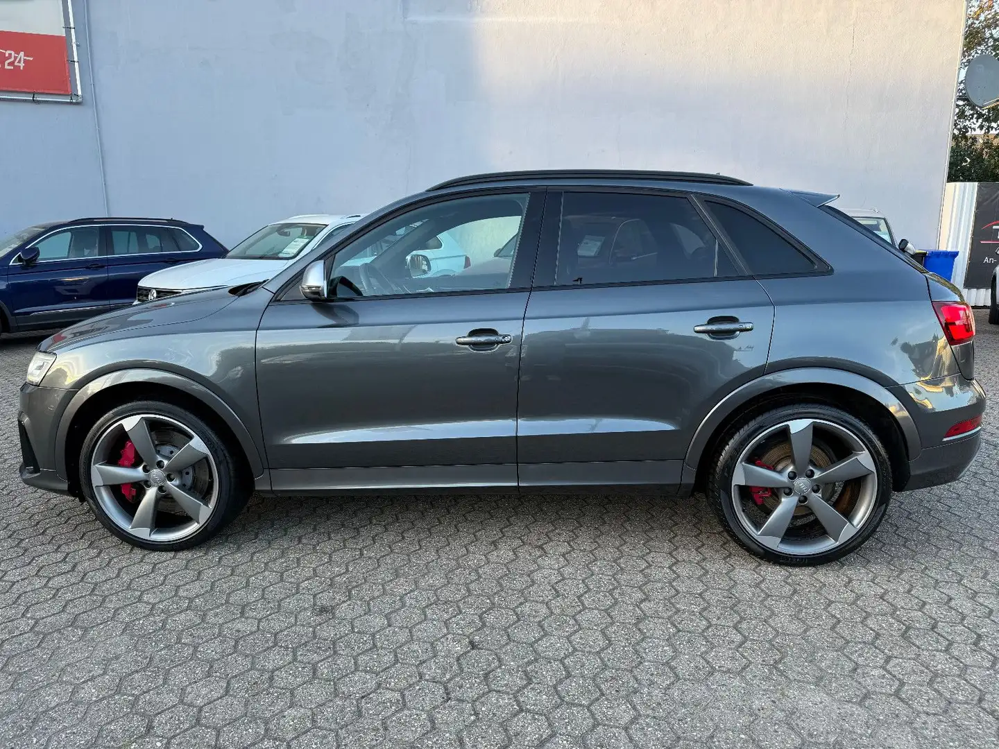 Audi RS Q3 RS Q3 2.5 TFSI quattro*AHK*PANO* Grau - 2