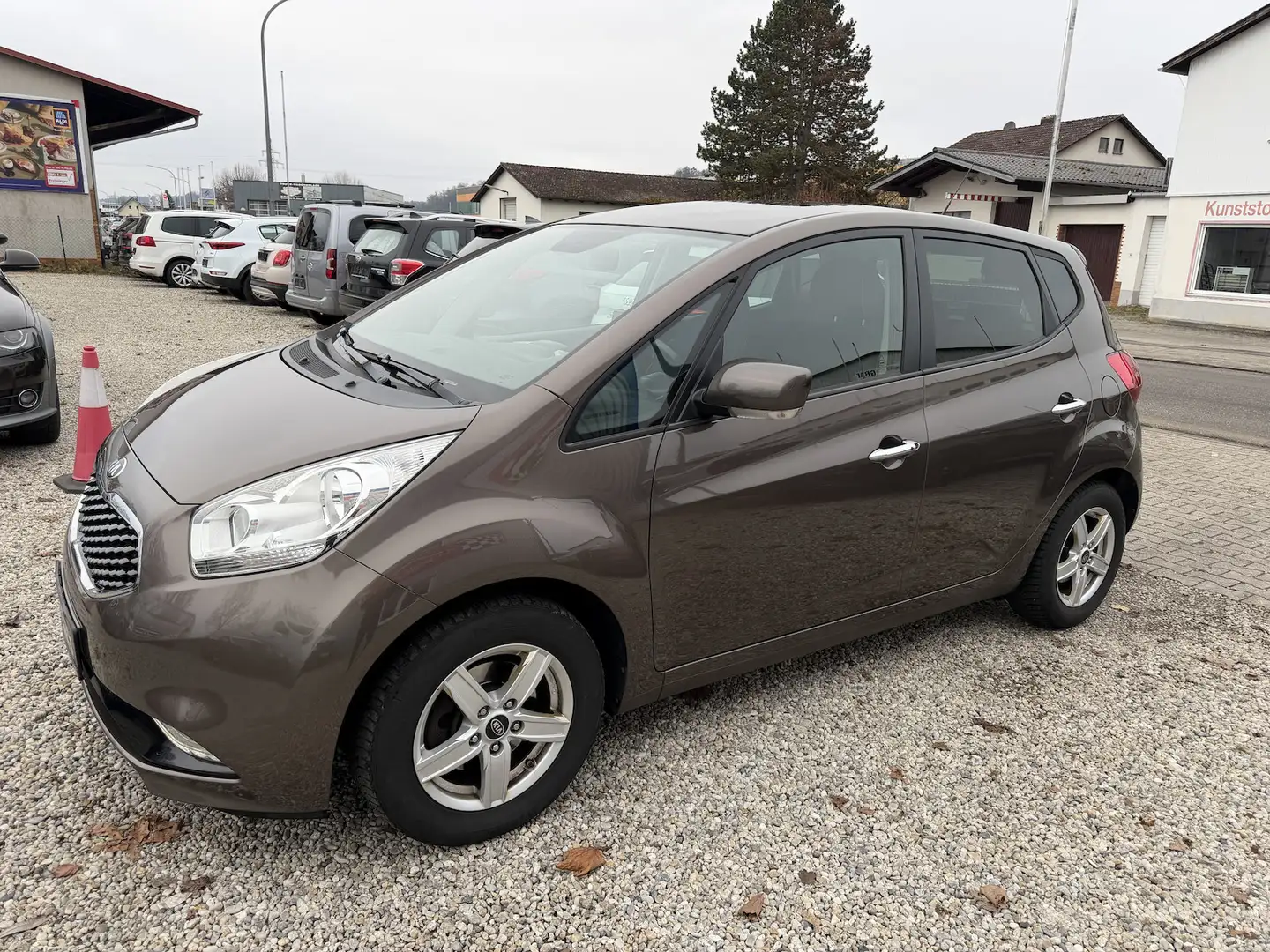 Kia Venga Spirit Aut.PDC SHZ Navi Euro6 Brun - 1