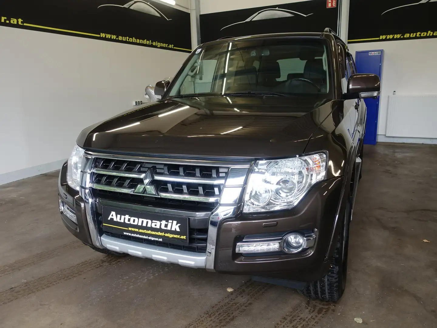 Mitsubishi Pajero Wagon 3,2 DI-D Instyle AT Braun - 1