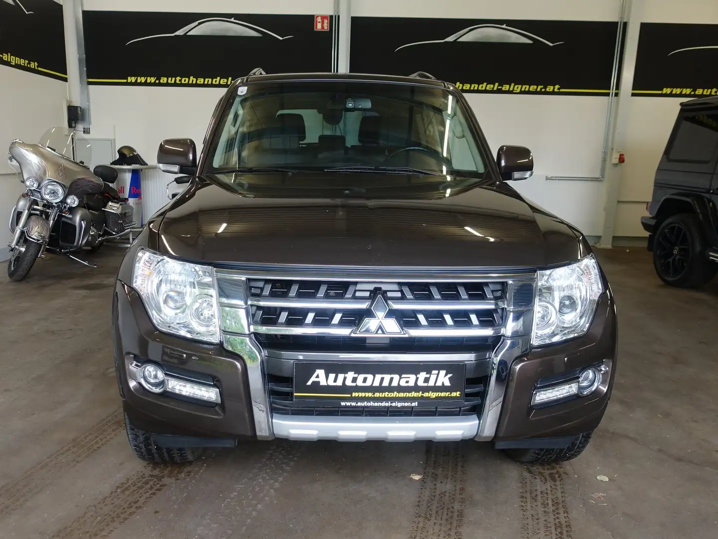 Mitsubishi Pajero Wagon 3,2 DI-D Instyle AT Braun - 2