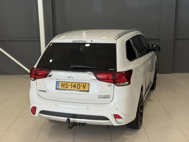 Mitsubishi Outlander view 30