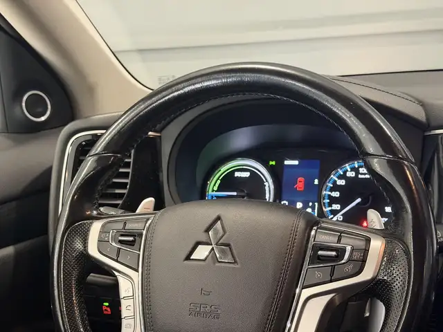 Mitsubishi Outlander view 25