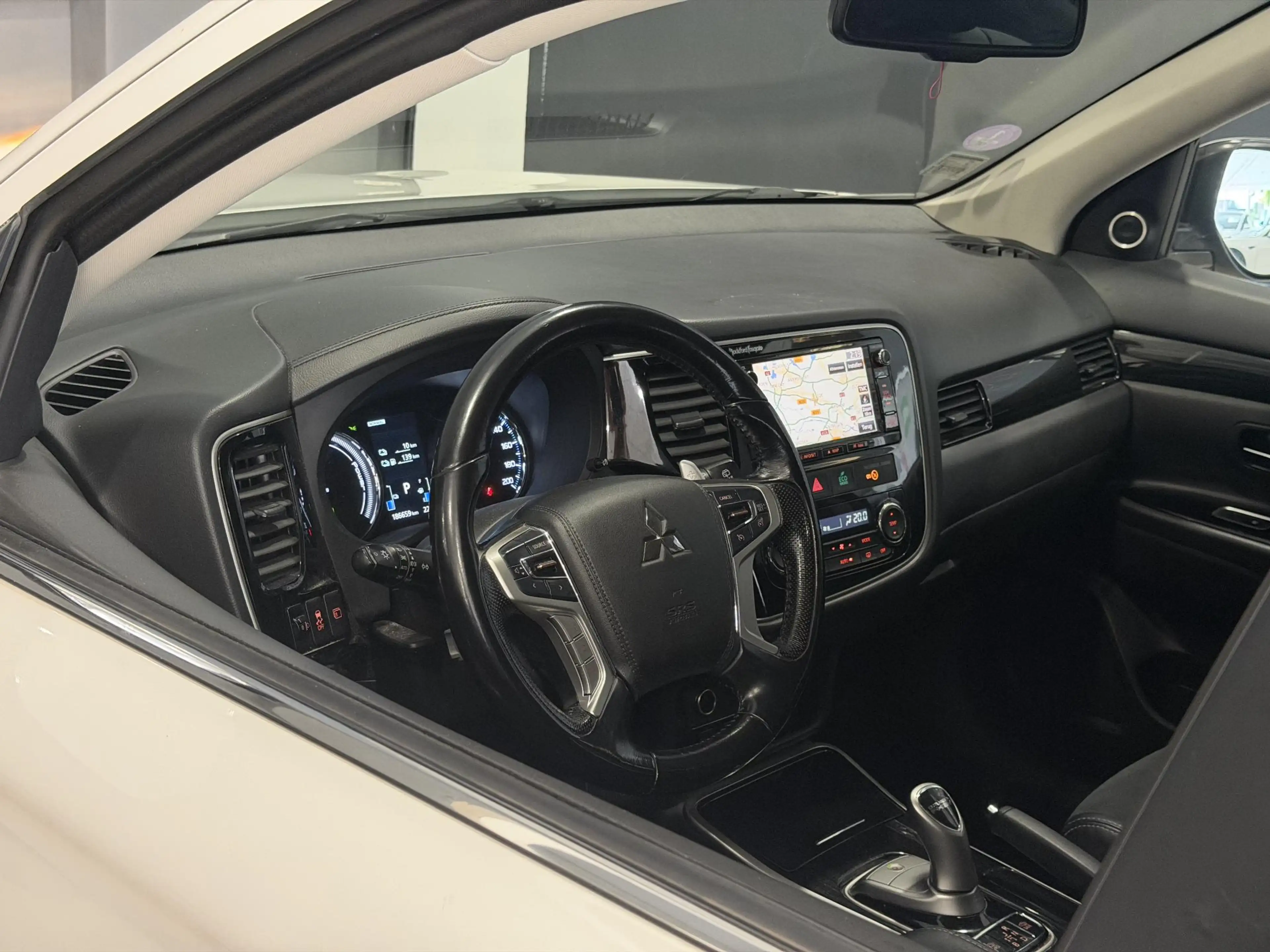 Mitsubishi Outlander 2.0 PHEV Executive Edition | Trekhaak | — photo 3