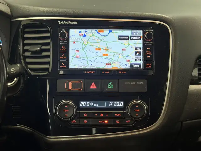 Mitsubishi Outlander view 27