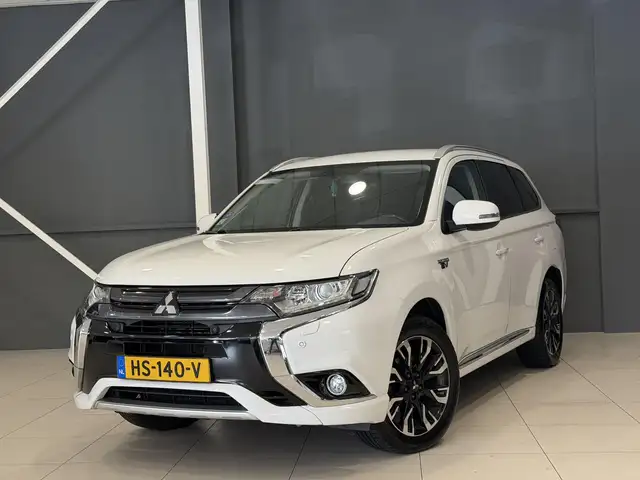 Mitsubishi Outlander view 18