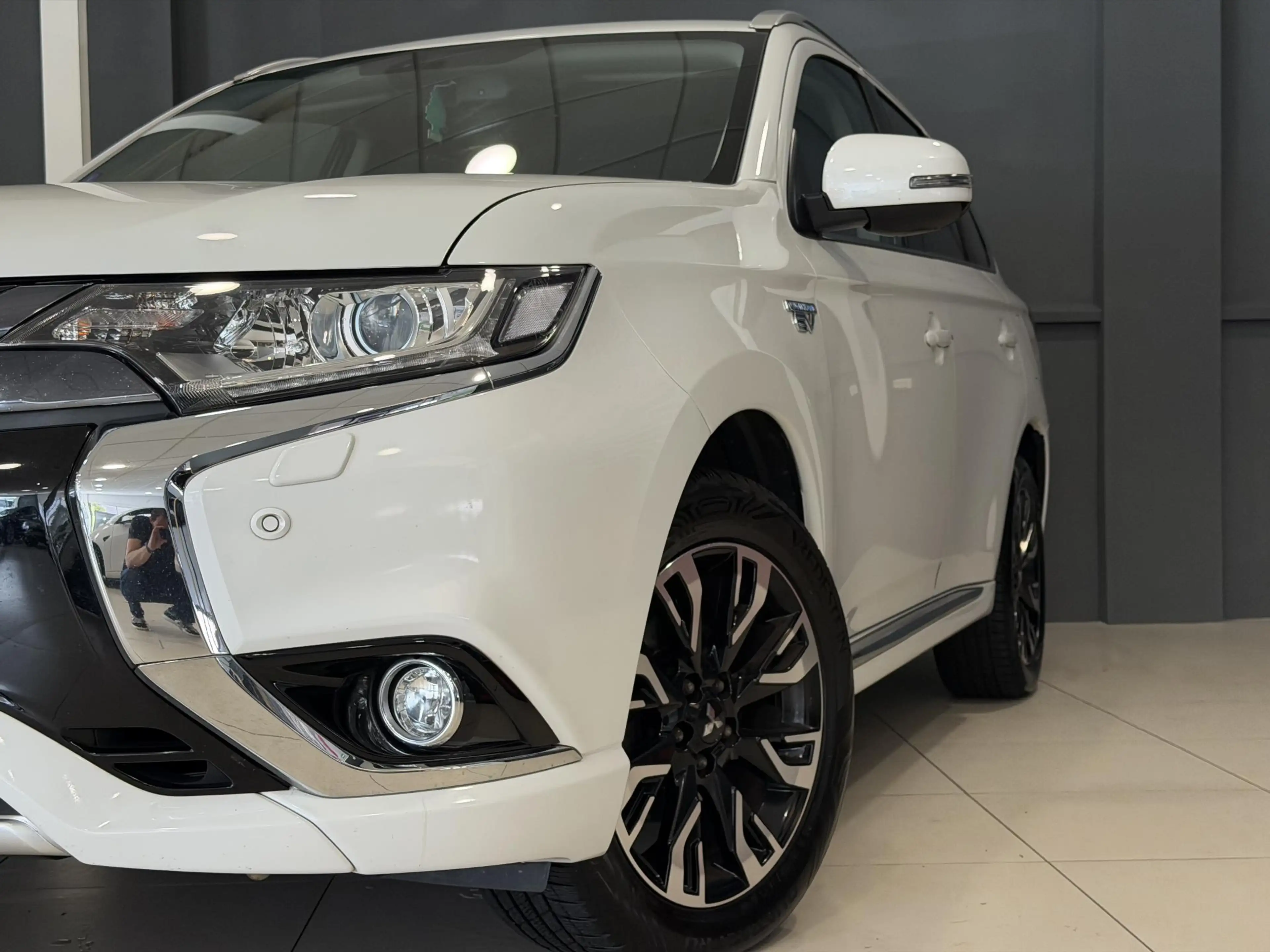 Mitsubishi Outlander 2.0 PHEV Executive Edition | Trekhaak | — photo 2