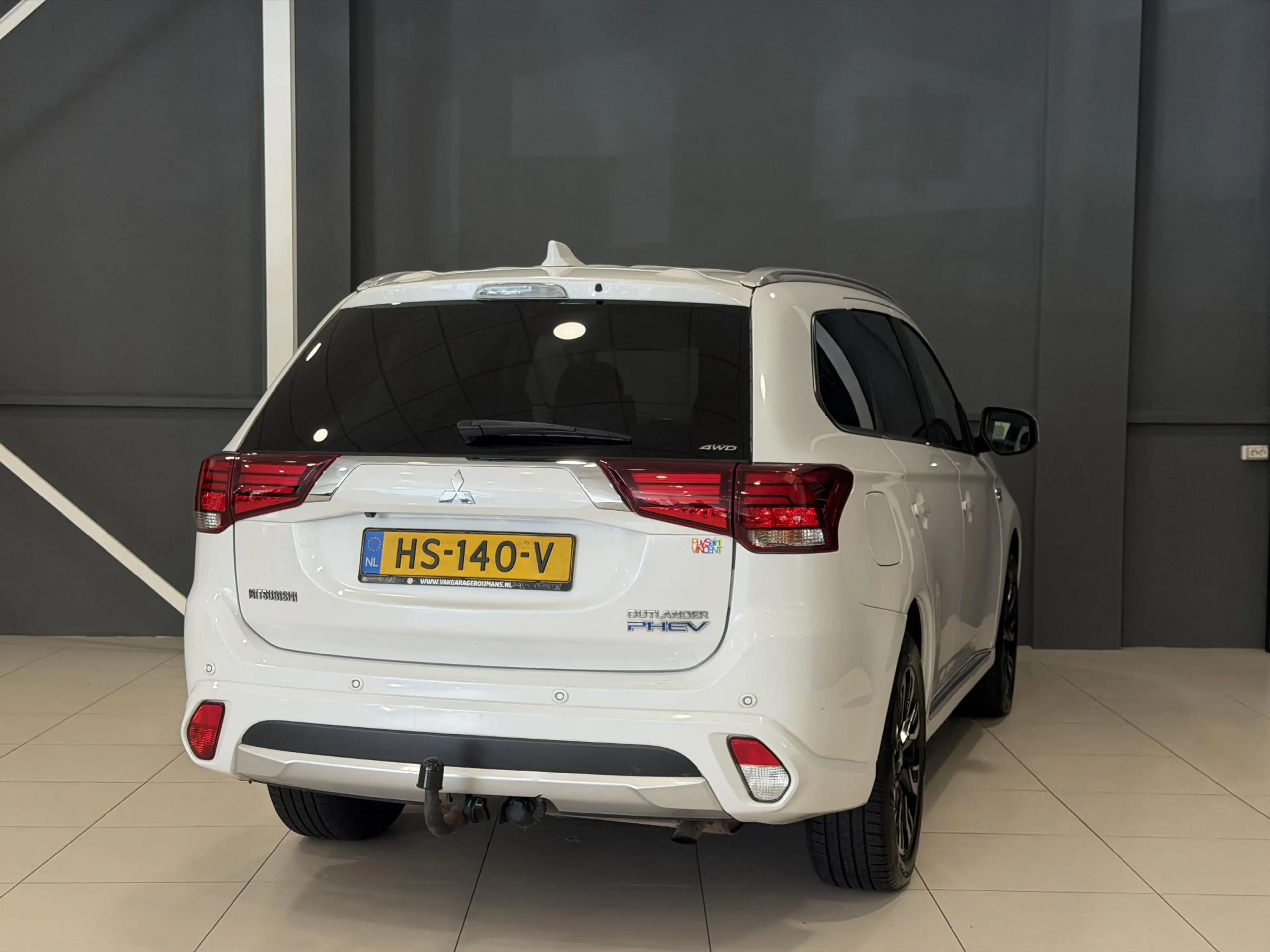 Mitsubishi Outlander 2.0 PHEV Executive Edition | Trekhaak | — photo 4