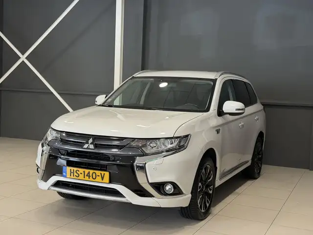 Mitsubishi Outlander view 22
